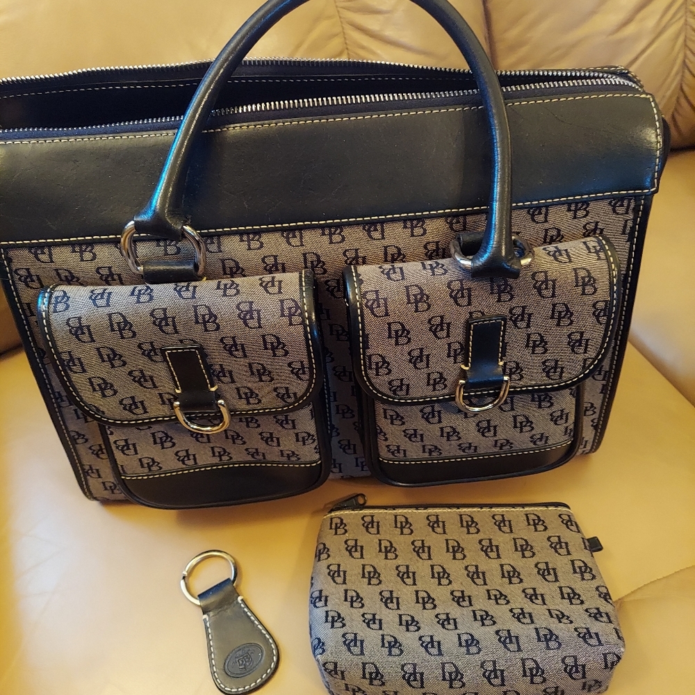 Authentic Dooney & Bourke Satchel/Handbag